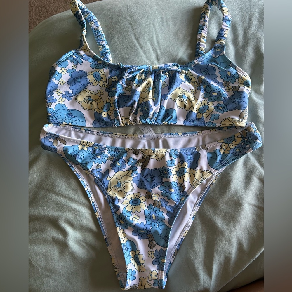 SHEIN Bikini Set